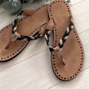 UGG NAVIE flip flop sandals size 8